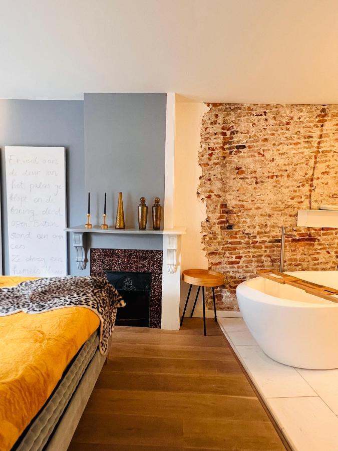 Georgia'S Bathhouse Apartment Бреда Екстериор снимка
