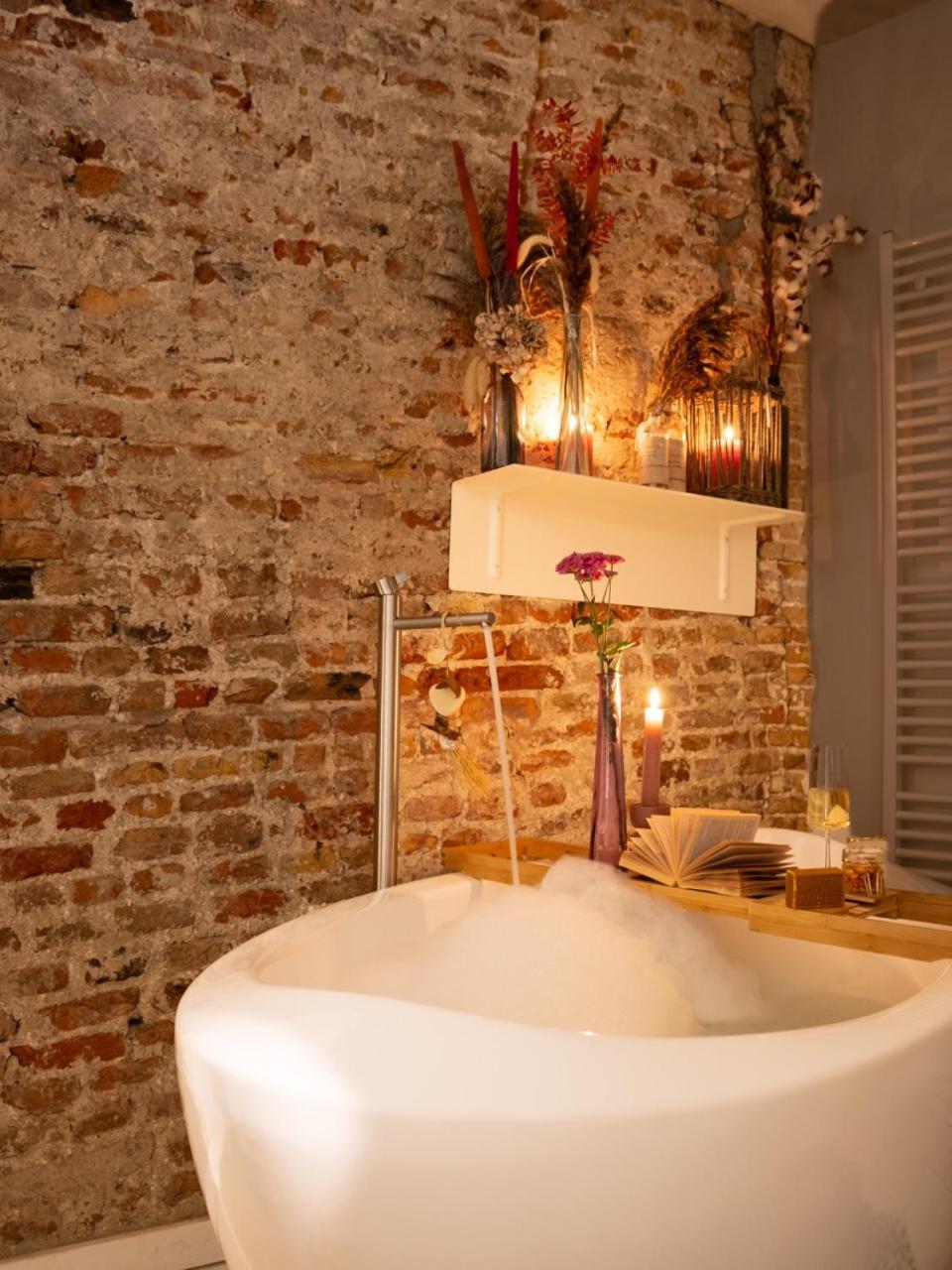 Georgia'S Bathhouse Apartment Бреда Екстериор снимка